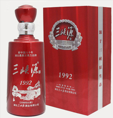 个性化白酒定制，让每一滴都与众不同（专属定制白酒）